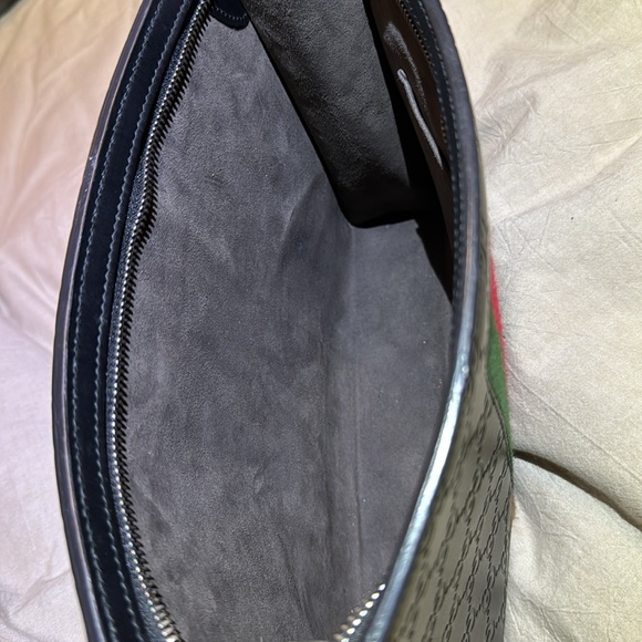 Gucci GG Signature Web Pouch - Picture 6 of 8